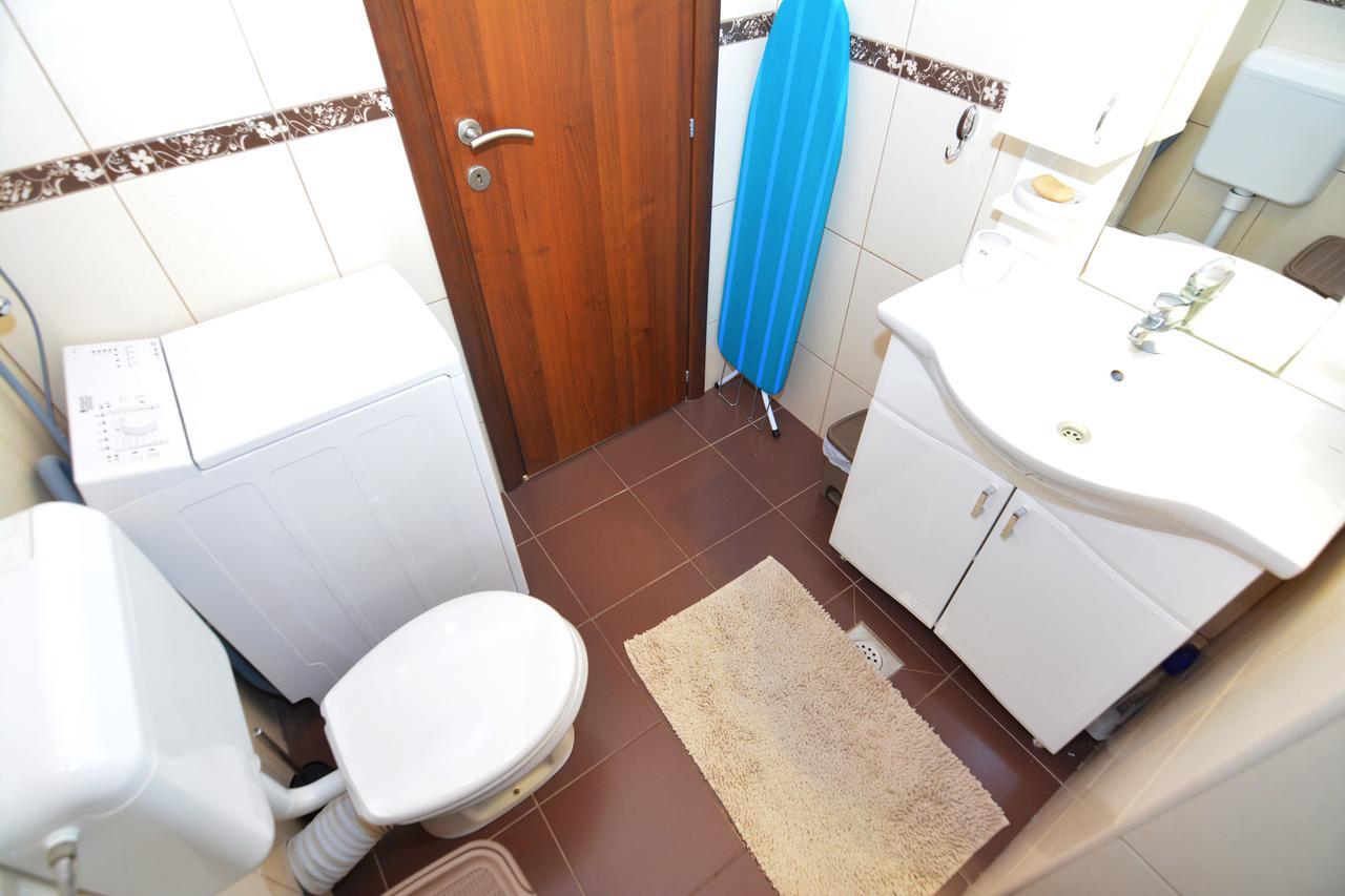 Tropicoco Apartments Тиват Екстериор снимка