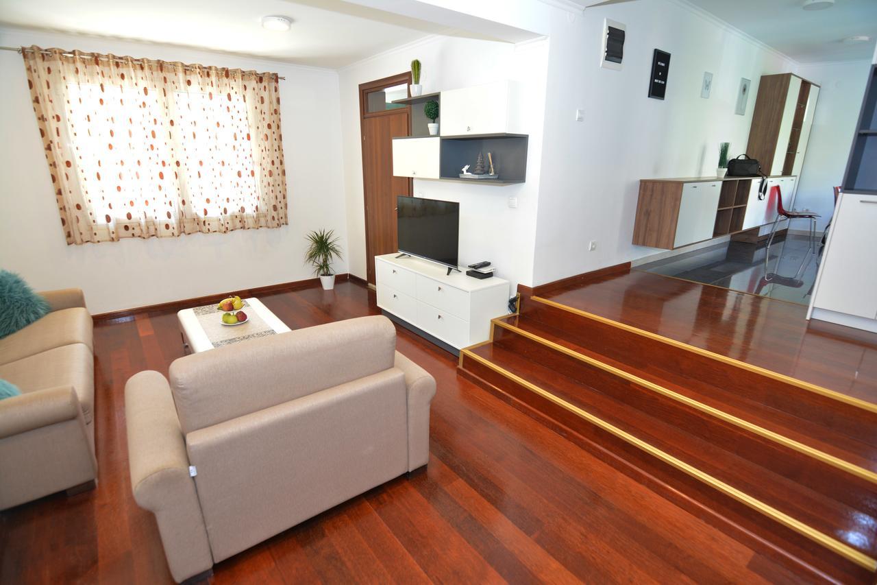 Tropicoco Apartments Тиват Екстериор снимка