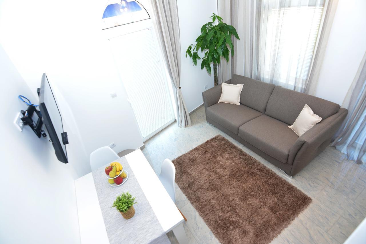 Tropicoco Apartments Тиват Екстериор снимка