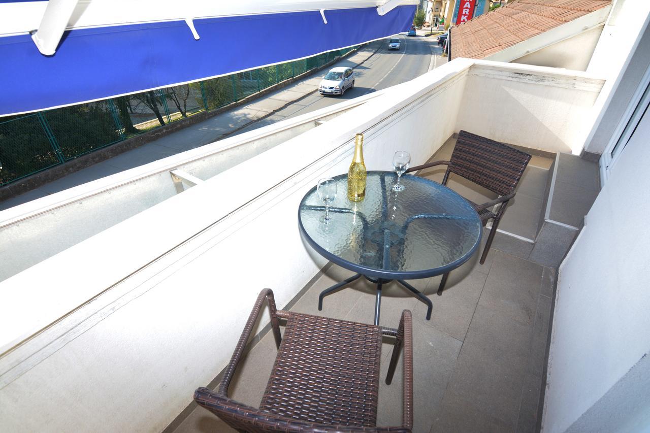 Tropicoco Apartments Тиват Екстериор снимка