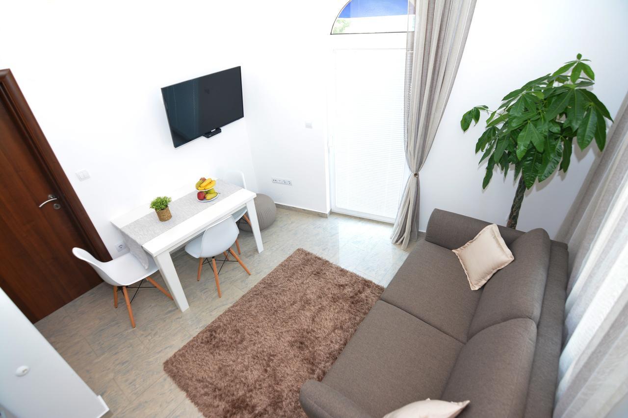 Tropicoco Apartments Тиват Екстериор снимка